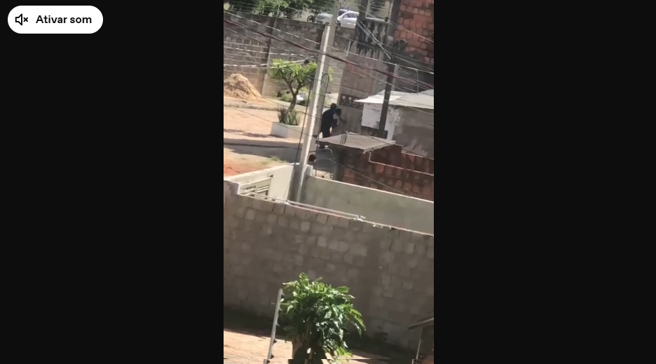 Vídeo-flagra-mulher-sendo-arrastada-por-homem-em-grota-Me-solta-